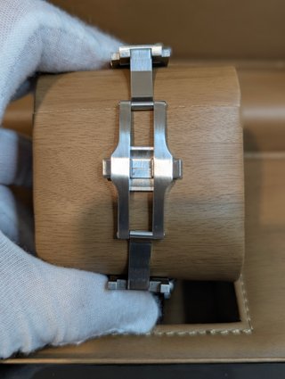 Reloj Seiko Mod Santos Blanco, Azul Marino y Rojo