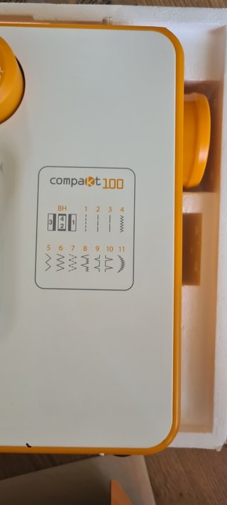 Máquina de coser Alfa compacta 100