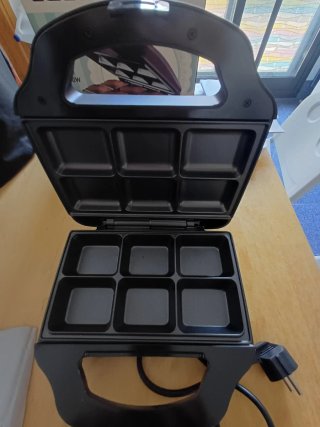 Máquina para hacer brownies Taurus 700W