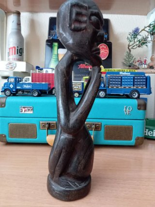 Escultura madera Indonesia figura tribal