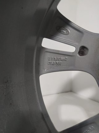 Llanta Ford Focus Cmax de 16 Pulgadas suelta