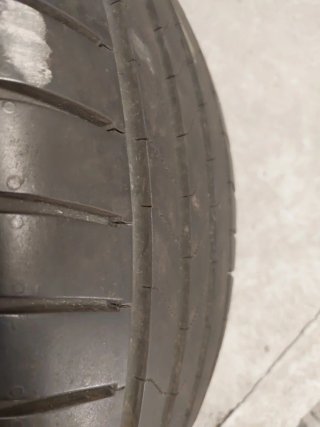 215 50 R17.  95W