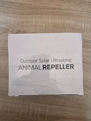 Ahuyentador de animales solar con luces