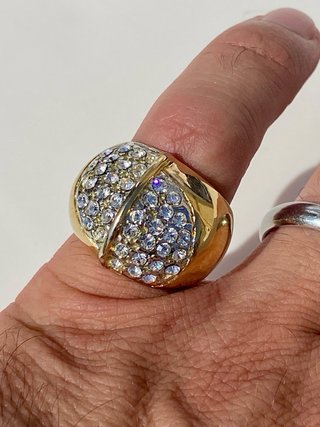Anello Schiaparelli modello Tournure del 1939