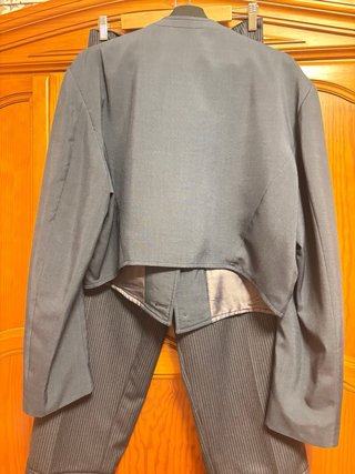 Traje corto gris