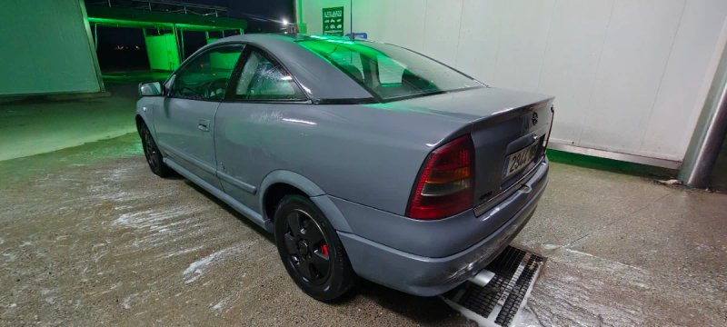 Opel Astra Bertone 1.8 16v (Etiqueta C) - foto 1