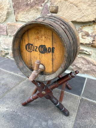 Antiguo Barrilillo de Madera de Vino Cruz Conde