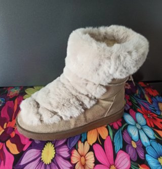 Botas de pelo beige