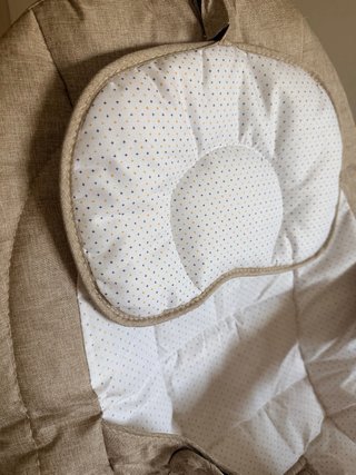 Silla mecedora para bebé beige