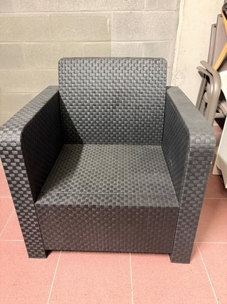 Silla de terraza ratán negra