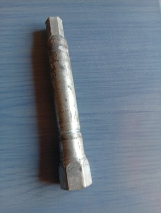 Llave tubular para bujías
