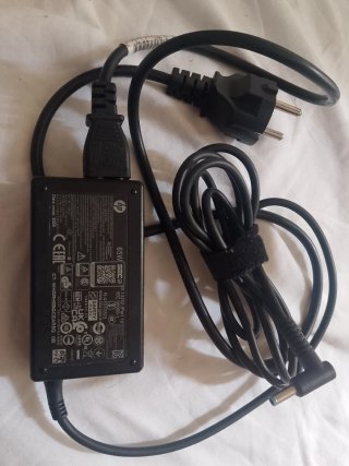 Cargador HP 65W 100-240V