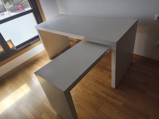Escritorio MALM Extensible Blanco  Buen estado