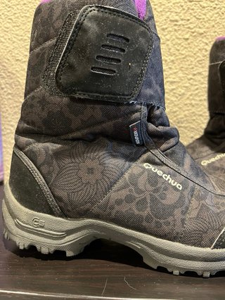 Botas de nieve Quechua negras y moradas