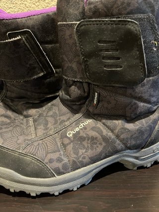 Botas de nieve Quechua negras y moradas