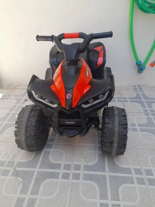 Quad a batería infantil rojo y negro