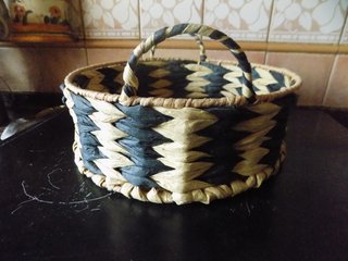 CESTA REDONDA DE MIMBRE CON ASAS