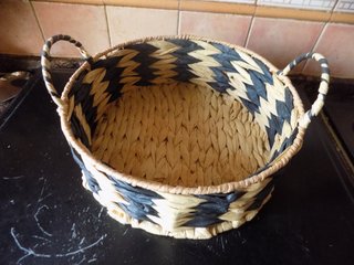 CESTA REDONDA DE MIMBRE CON ASAS