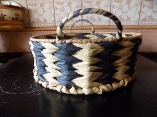 CESTA REDONDA DE MIMBRE CON ASAS