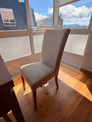 Mesa comedor + sillas de regalo