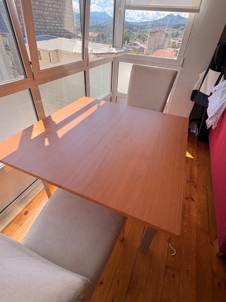 Mesa comedor + sillas de regalo