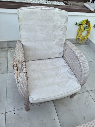 Conjunto de exterior: sillones y mesilla