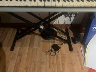 Teclado Yamaha YPT-300