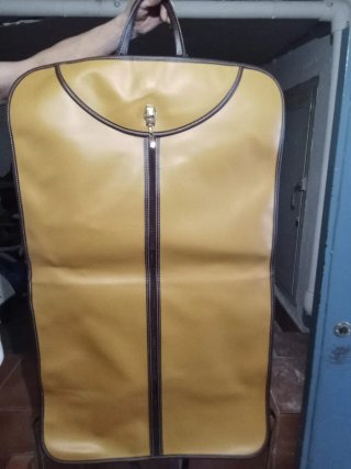 Guarda traje de viaje piel