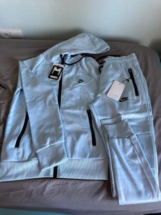 Conjunto Nik3 T3ch azul celeste