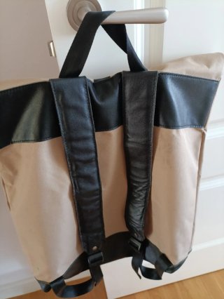Mochila Le Coq Sportif Beige y Negra