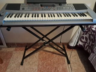 Teclado Roland EM-55 con soporte