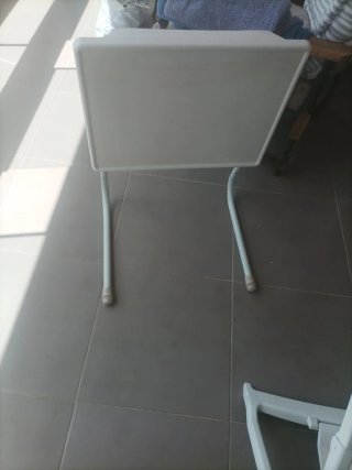 Mesa portátil plegable blanca