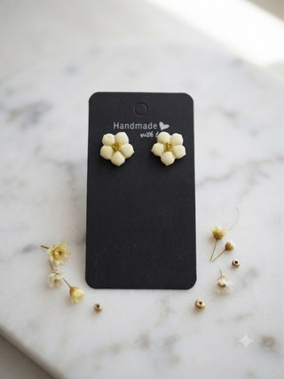 Pendientes de arcilla hechos a mano