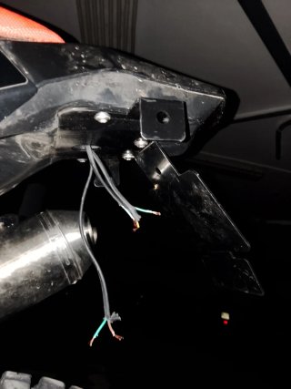 Portamatriculas Rieju 307 Rally Negro/Rojo