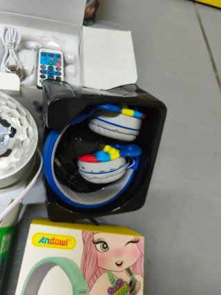 Electrónica LOTE: Auriculares Altavoces Luces LED