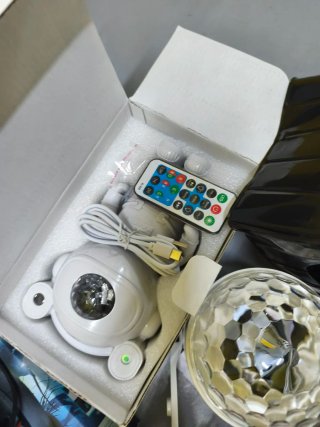 Electrónica LOTE: Auriculares Altavoces Luces LED