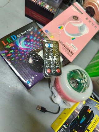 Electrónica LOTE: Auriculares Altavoces Luces LED