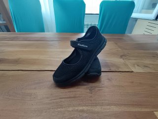Merceditas Deportivas T39 cierre velcro muy cómoda