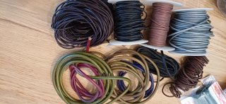Material para bisutería: cordones y cadenas