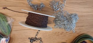 Material para bisutería: cordones y cadenas