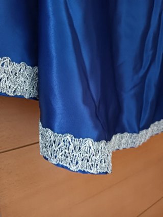 Capa de raso azul con encaje plateado 120*200 cm