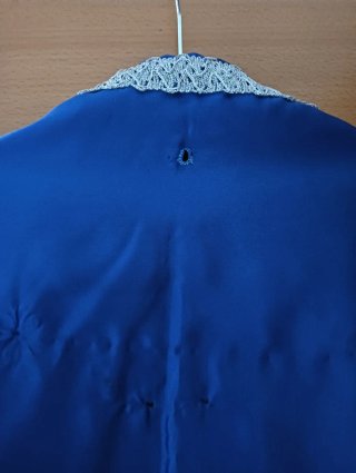 Capa de raso azul con encaje plateado 120*200 cm