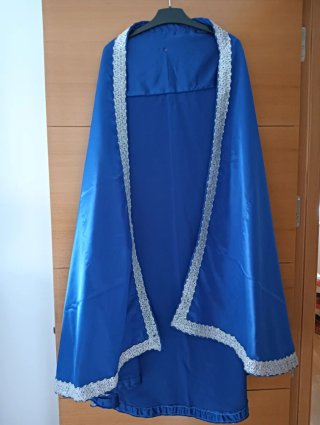Capa de raso azul con encaje plateado 120*200 cm