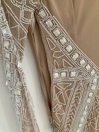 Vestido fiesta lentejuelas beige y plata