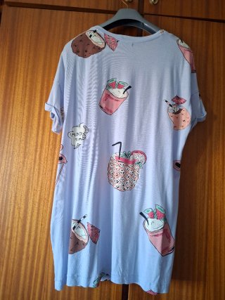 Camiseta Bershka estampada M larga