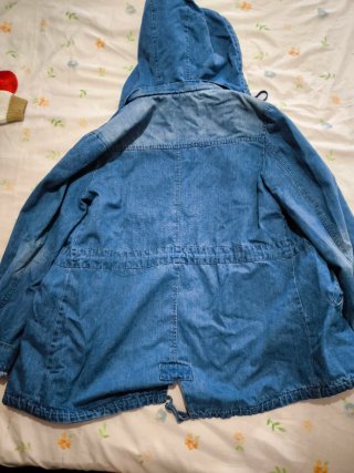 Chaqueta vaquera con capucha mujer