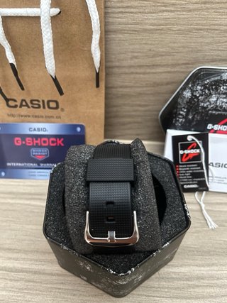 G-Shock GM-2100 Plata y Negro
