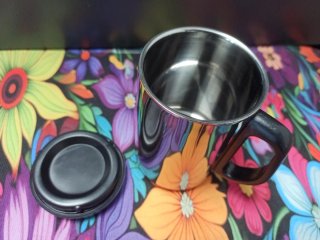 Taza de acero con calentador USB