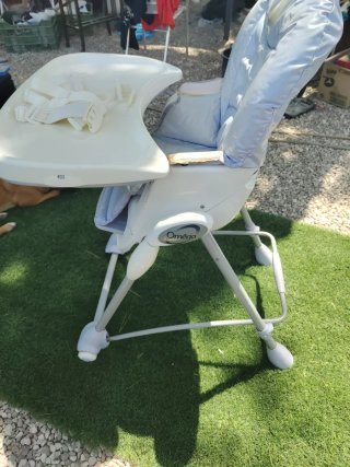 Trona bebé azul y blanca