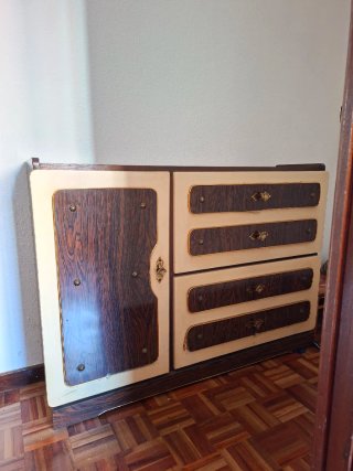 Mueble auxiliar madera beige y marrón